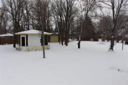 Living room - 14 Eirikson Drive, Lundar, MB R0C1Y0 Photo 4