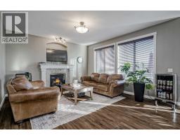 Kitchen - 60 Sheep River Heights, Okotoks, AB T1S2A1 Photo 5