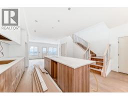 Kitchen - 116 Heritage Manor, Cochrane, AB T4C0L3 Photo 3