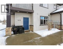 Kitchen - 402 639 Oak Street, Springbrook, AB T4S0E5 Photo 3