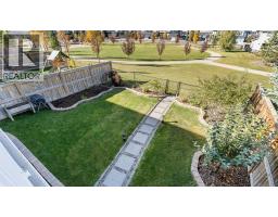 Foyer - 343 Hillcrest Heights Sw, Airdrie, AB T4B4C1 Photo 3