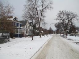 74 Cobourg Avenue, Winnipeg, MB R2L0H5 Photo 3