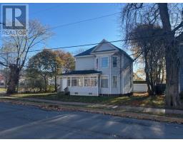 53 Spring Street, Amherst, NS B4H1S3 Photo 4