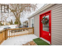 Kitchen - 4134 Martin Avenue, Niagara Falls, ON L2E3K9 Photo 5