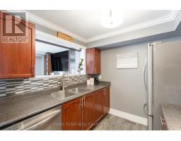 Primary Bedroom - 28 Raymond Crescent, Barrie, ON L4N0V4 Photo 3