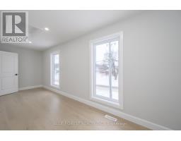 Laundry room - 619 Lions Park Drive, Strathroycaradoc, ON N0L1W0 Photo 3