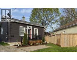 4pc Bathroom - 36 Mount Pleasant Street, Brantford, ON N3T1S6 Photo 2