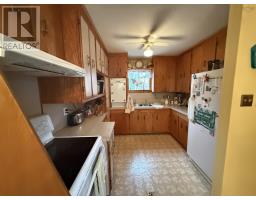 Kitchen - 198 Renfrew Street, Dartmouth, NS B2Y2M5 Photo 3