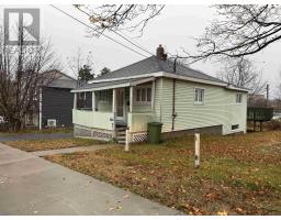 18 A Renfrew Street, Dartmouth, NS B2Y2M5 Photo 3