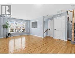 Living room - 27 Collingwood Court, Dartmouth, NS B2W0G4 Photo 2