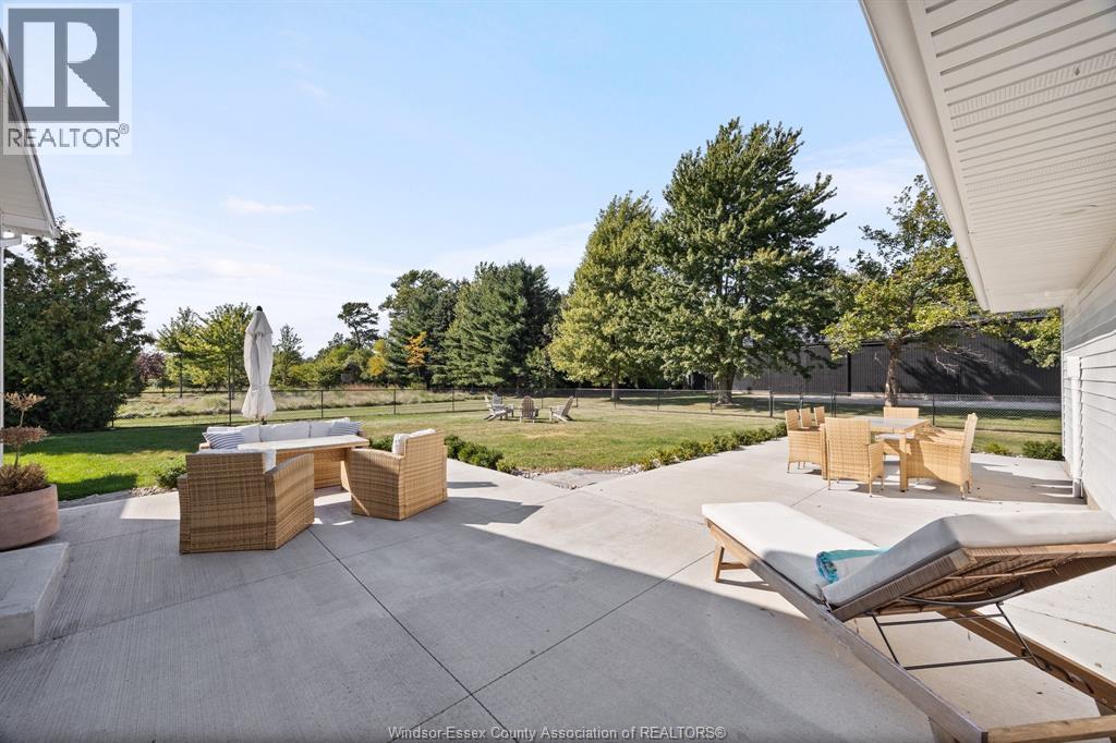 8146 Lakeshore Rd 311