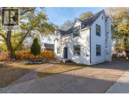 Living room - 5218 49 Street, Lloydminster, AB T9V0K6 Photo 2