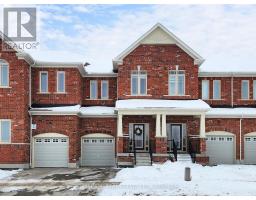 Great room - 98 Veterans Street, Bradford West Gwillimbury, ON L3Z4H7 Photo 2