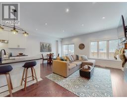 Dining room - 98 Veterans Street, Bradford West Gwillimbury, ON L3Z4H7 Photo 3