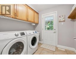 Living room - 19 Gillespie Trail S, Essa, ON L3W0V1 Photo 3