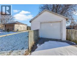 4pc Bathroom - 5932 Carlton Avenue, Niagara Falls, ON L2G5J5 Photo 4