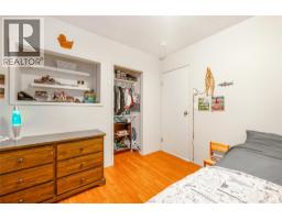 Living room - 825 Ohlhausen Road, Revelstoke, BC V0E2S0 Photo 4