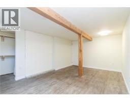 Bedroom - 1835 Fernwood Rd, Victoria, BC V8T2Y5 Photo 2