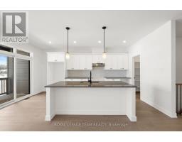 Kitchen - 1057 Moore Street, Brockville, ON K6V0H1 Photo 3