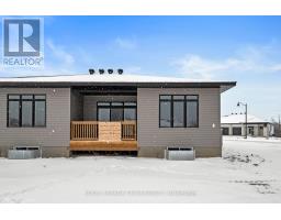 Living room - 1057 Moore Street, Brockville, ON K6V0H1 Photo 5