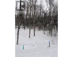 23 St Andrews Circle, Huntsville, ON P1H1B1 Photo 2