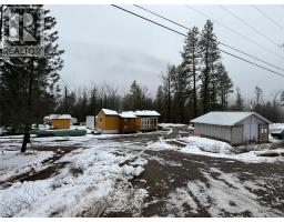 Living room - 2955 33 Highway, Westbridge, BC V0H1Y0 Photo 4