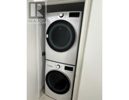 Dining room - 3208 395 Square One Drive, Mississauga, ON L5B0P6 Photo 4