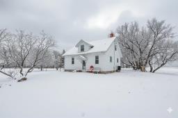Kitchen - 41066 Allinson Road, Macdonald Rm, MB R0G2M0 Photo 3