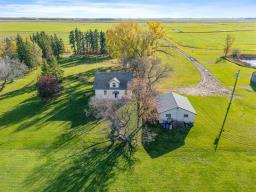 Dining room - 41066 Allinson Road, Macdonald Rm, MB R0G2M0 Photo 4