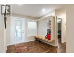 Family room - 405 97 A Highway, Sicamous, BC V0E2V1 Photo 5