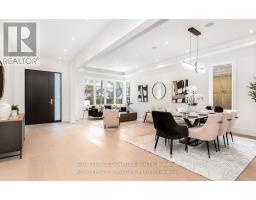 Living room - 365 Jumna Avenue, Mississauga, ON L5G1Y5 Photo 3