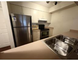 102 10533 University Drive, Surrey, BC V3T5T7 Photo 2