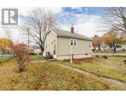 Bath (# pieces 1-6) - 48 Woodland Avenue, Dartmouth, NS B3A3J8 Photo 2
