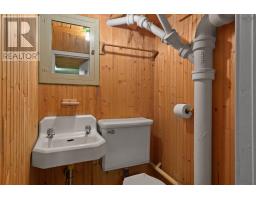 Bedroom - 48 Woodland Avenue, Dartmouth, NS B3A3J8 Photo 3