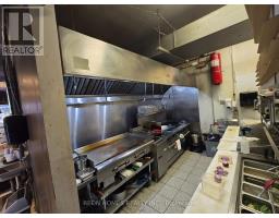 16 Holland Street, Bradford West Gwillimbury, ON L3Z2B2 Photo 5