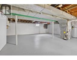 Bathroom - 230 Smyth Road, Ottawa, ON K1H5A2 Photo 5