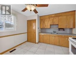 Dining room - 159 Penn Avenue, Newmarket, ON L3Y2S3 Photo 2