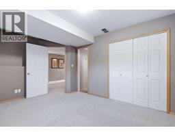 4pc Bathroom - 256 Deschner Close, Red Deer, AB T4R3C2 Photo 2