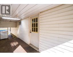 Full bathroom - 1090 3 B Highway, Beaver Falls, BC V0G1P0 Photo 2