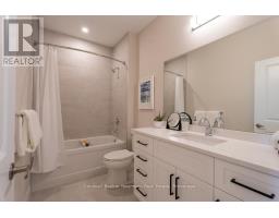 Kitchen - 212 1882 Gordon Street, Guelph, ON N1L0P6 Photo 4