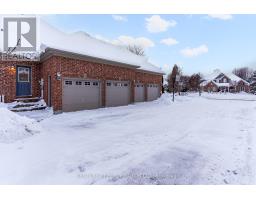 Primary Bedroom - 19 Wilson House Drive, Whitby, ON L0B1A0 Photo 2