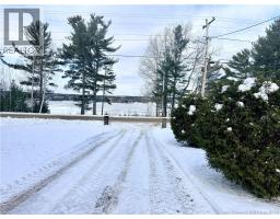 Living room - 2888 Water Street, Miramichi, NB E1N4K9 Photo 5