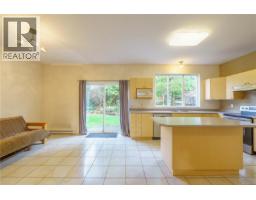 Bathroom - 809 Ocean Park Dr, Tofino, BC V0R2Z0 Photo 2