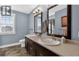 5pc Bathroom - 9 Hammond, Moncton, NB E1A6C4 Photo 5