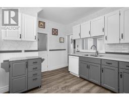 Living room - 2170 Hwy 592 N, Perry, ON P0A1J0 Photo 5