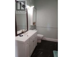 Full bathroom - 215 13 Th Avenue S, Cranbrook, BC V1C2V7 Photo 4