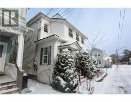 33 35 York, Moncton, NB E1C2Y3 Photo 4