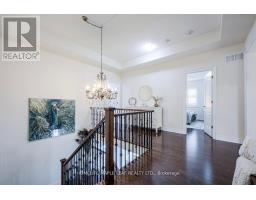 Living room - 42 Foothills Crescent, Brampton, ON L6P4G9 Photo 4