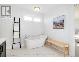 Bathroom - 1064 Moore Street, Brockville, ON K6V0H2 Photo 3