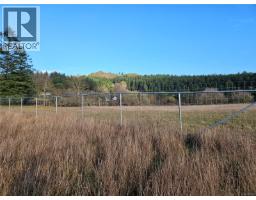 4299 Blenkinsop Rd, Saanich, BC V8X2C3 Photo 2